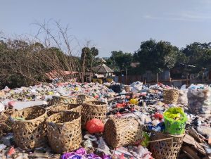 Dugaan Bisnis Ilegal di TPA Limo: Aksi Penutupan Akses Sampah Berujung Konflik