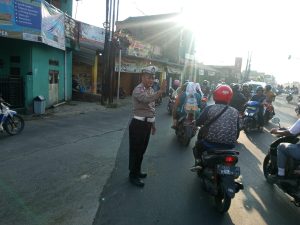 Anggota Polsek Ciampea Giat Gatur Lalin Wilkum Ciampea